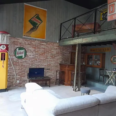 Nyaraló Loft With A Garage Feel Périers