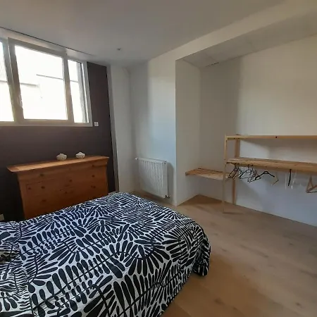 Loft With A Garage Feel Nyaraló *